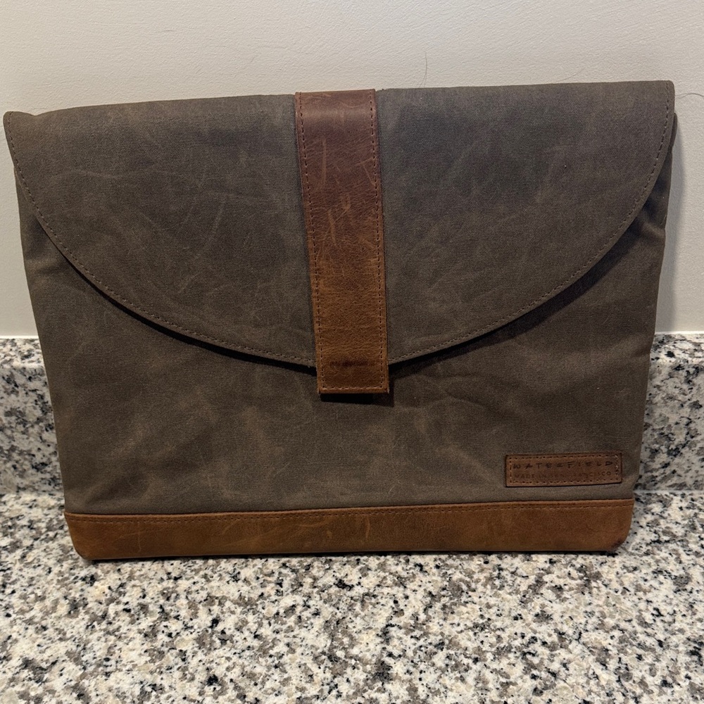 Stylish Brown Laptop protective sleeve